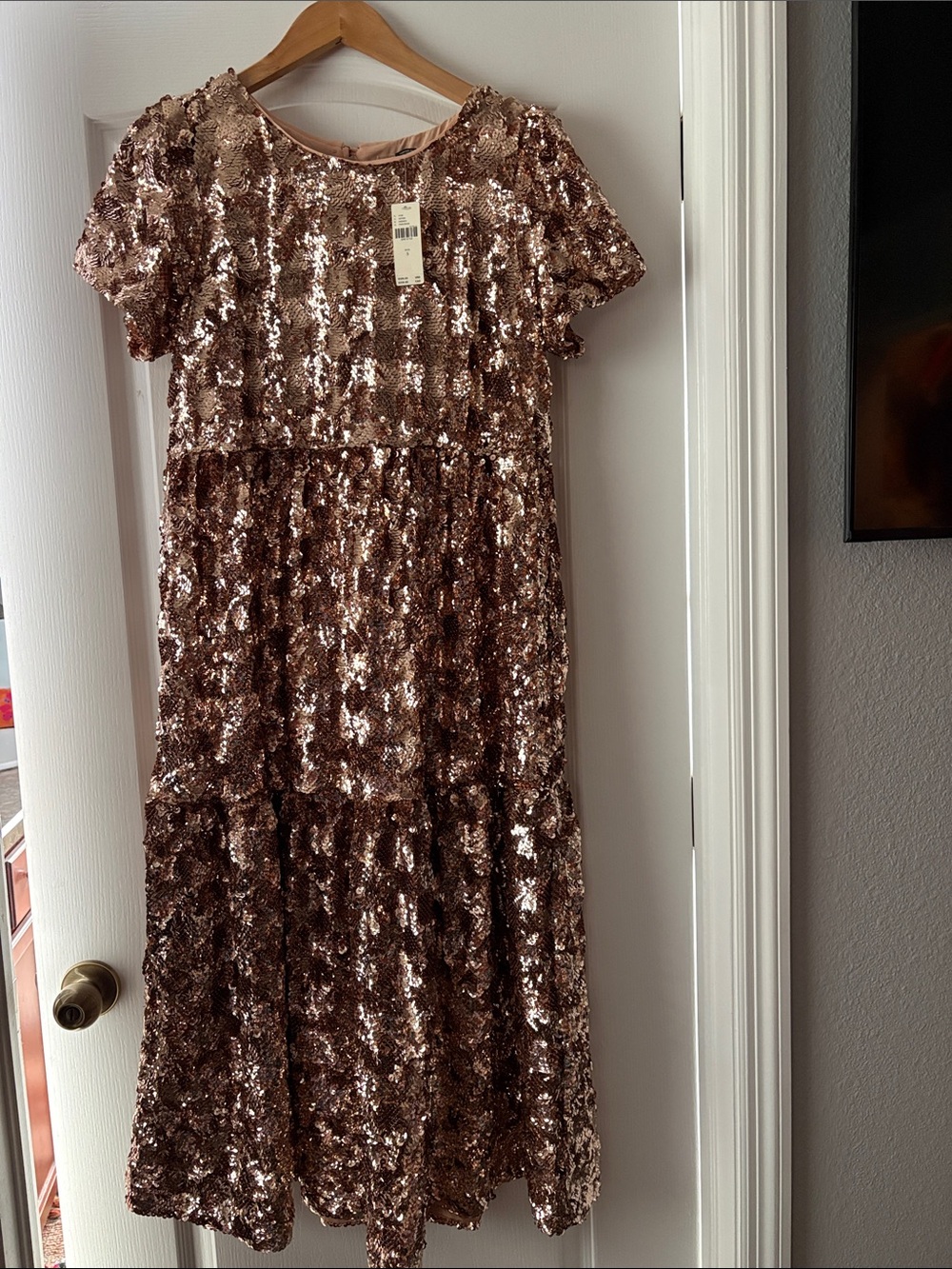 NWT Anthropologie Maeve Rose Gold Sequin Dress. Fully lined. Sz S